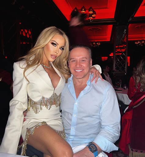 Lisa Hochstein celebrates 40th birthday amid Lenny divorce