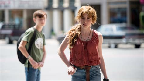 "It" Star Sophia Lillis on Cutting Her Hair and What Bill Skarsgård Was Really Like on Set ...