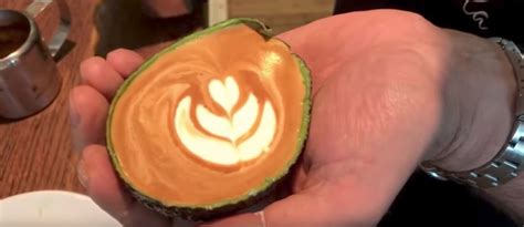 Avolatte Avocado Trifft Auf Latte Macchiato