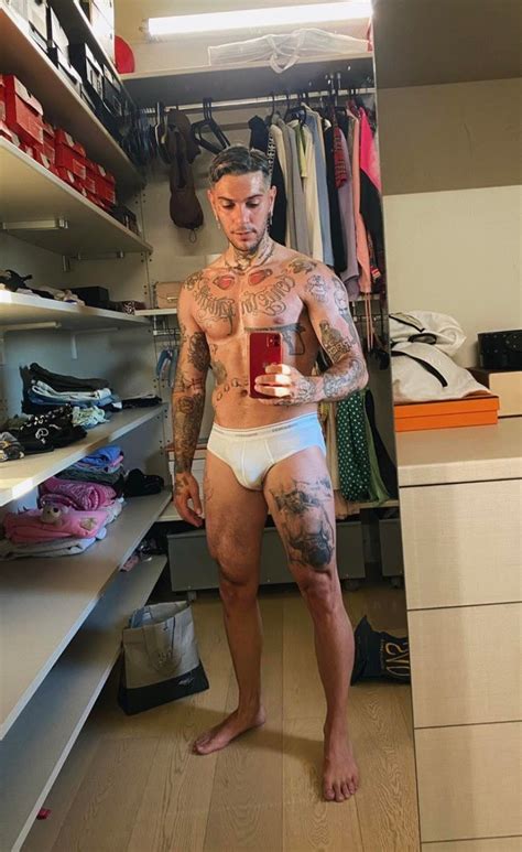 Emis Killa Di Pacco Con Le Mutande Bianche Bitchyx