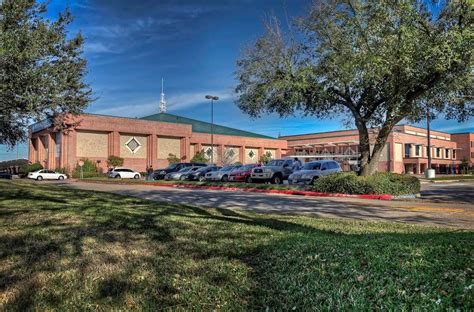 Sugar Creek Baptist Church In 13223 Southwest Fwy Sugar Land Tx 77478