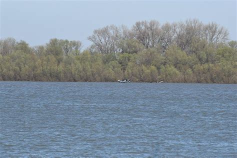 Drama Na Srebrnom Jezeru Kamion Sleteo Sa Puta U Dunav Blic