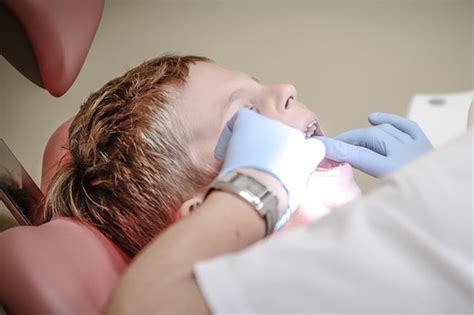 Falso Dentista Scoperto A Roma Operava I Pazienti In Casa Senza Laurea