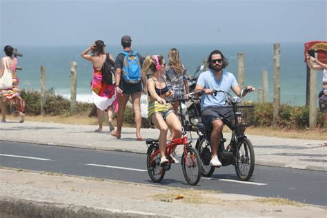 Foto Bianca Bin Se Exercita Na Orla Da Barra Da Tijuca No Rio Ao