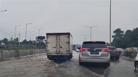 Ada Genangan Air Di Tol Jorr Lalin Ke Arah Serpong Dan Bsd Macet