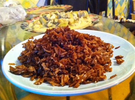 Рецепт: Коричневый рис с кунжутом и соевым соусом | Первый Вегетарианский
