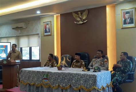 Serah Terima Jabatan Camat Cikarang Barat Dari Dodi Gandi Ke Lukman