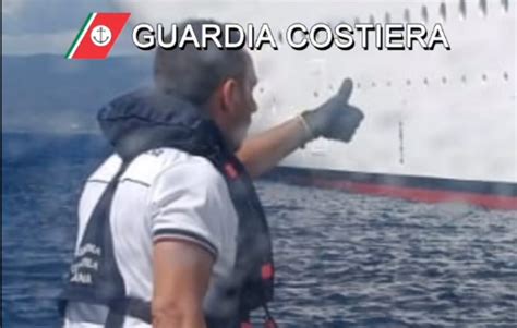 Vieste Guardia Costiera Soccorre Turista Imbarcato Su Nave Da Crociera