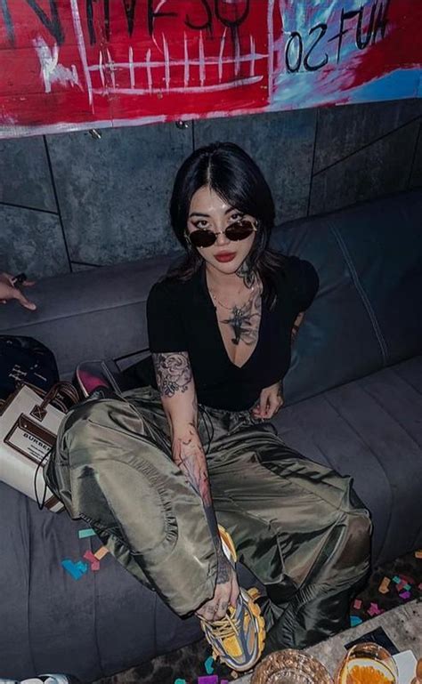 Nổi tiếng năm trước hot girl xăm trổ người Việt giờ ra sao Báo