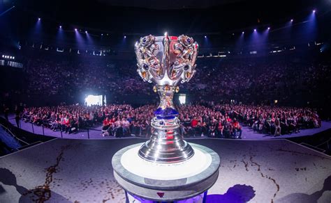 Lpl Broadcasters Reportedly Wont Commentate Worlds 2020 Dot Esports