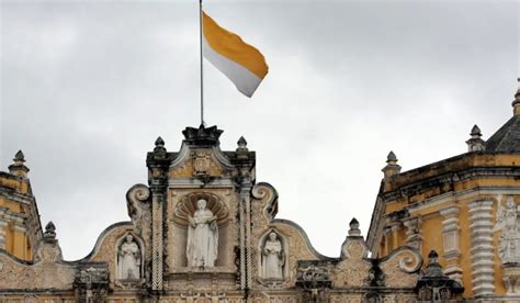 Vatican Flag Meaning Symbolism All About The Papal Flag