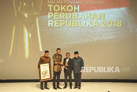 Bahlil Terima Penghargaan Tokoh Perubahan Republika Republika Online