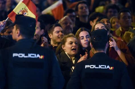 Manifestaciones Ferraz Alrededor De Personas Se Manifiestan En