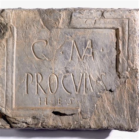 Inscripción funeraria romana del siglo I d n e encontrada en Adra