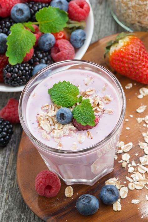 Best 15 Healthy Breakfast Smoothies – Easy Recipes To Make at Home