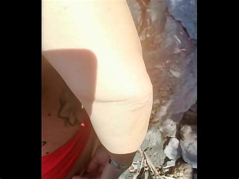 Preciosa follada en la playa con una mujer que conoció en la playa XVIDEOS