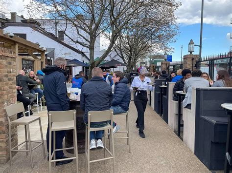 Inside London S Biggest Wetherspoons Beer Garden On First Day Pubs