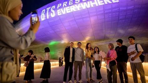 Potret Kemeriahan Anniversary Bts Ke Lautan Ungu Kota Seoul