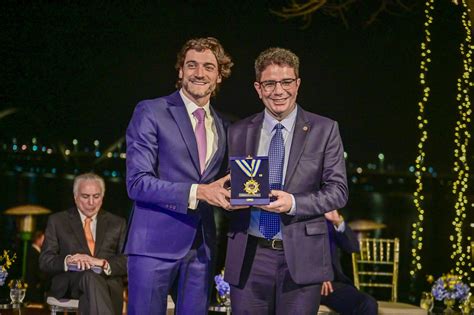 Gladson Cameli Homenageado Medalha Da Associa O Nacional Dos