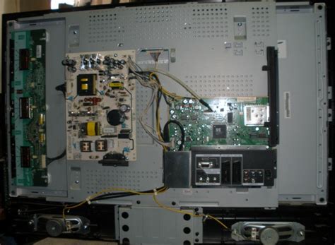 LCD Daewoo DLP-32C5. засветка на экране