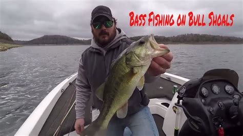 Bull Shoals Bass Fishing Wiggle Wart And Whopper Plopper Youtube