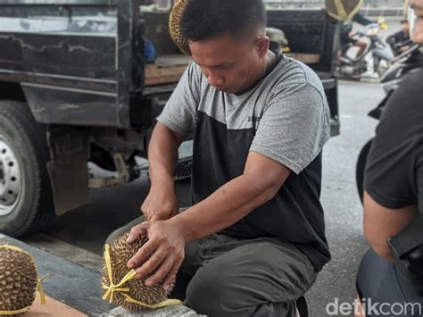 Mirip Ferdy Sambo Begini Reaksi Pedagang Durian Ini