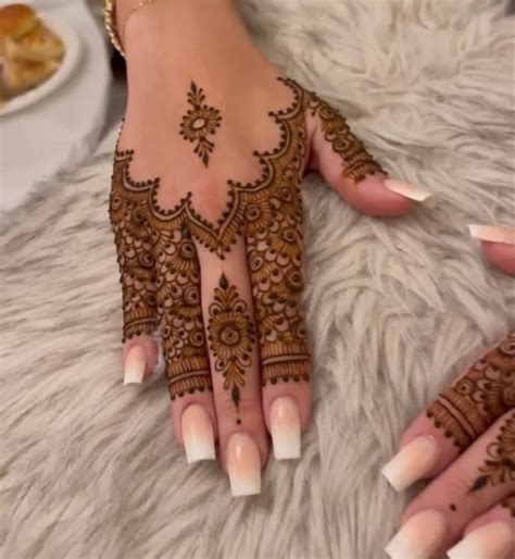 Pin By Anabia Hashmi On Henna In Henna Designs Hand Circle