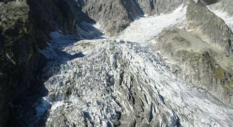 Incidente Sul Monte Bianco Salvato Un Alpinista Tedesco Recuperato Il