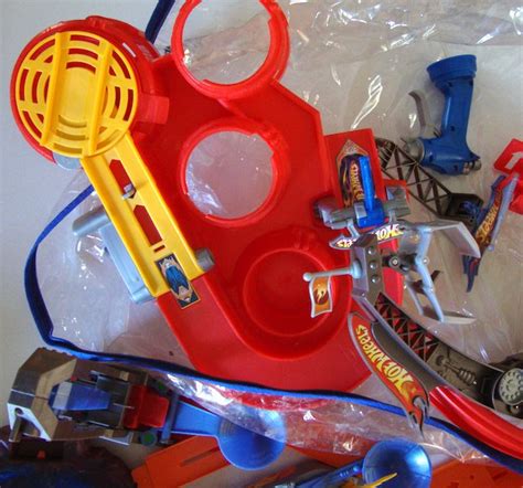 2007 Mattel HOT WHEELS Trick Tracks Triple Stunt Starter Set / Power Loop Parts