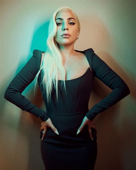 Lady Gaga Falunts Her Tits In Deep Cleavage At Dom Pérignon Party 2022