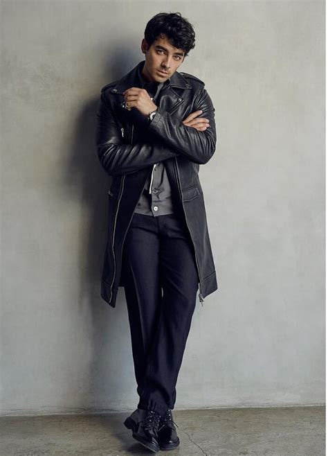 Joe Jonas Height, Weight, Body Measurements.