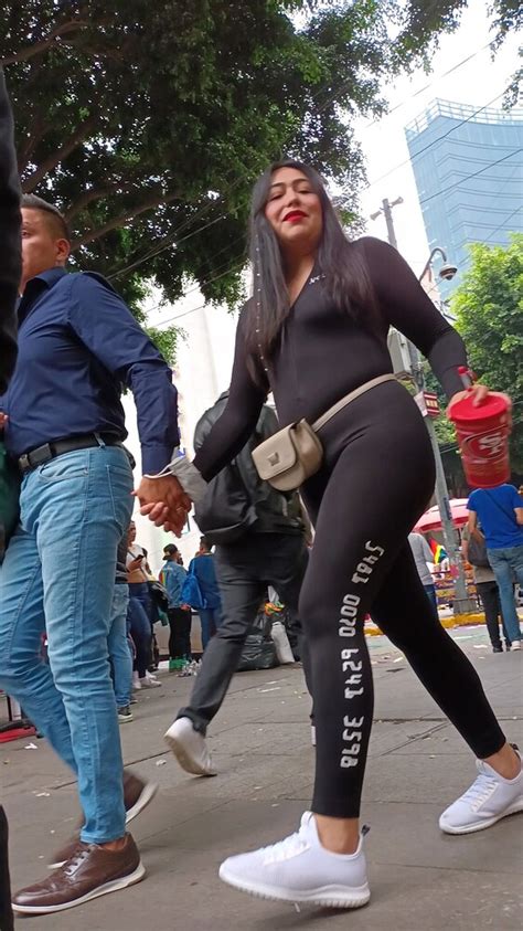 Latina En Leggings Negro Con Tremendo Culo Spandex Leggings Yoga Pants Forum