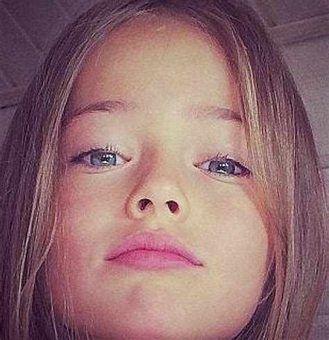 Kristina Pimenova Modella Più Giovane Del Mondo A 9 Anni Sfila Per