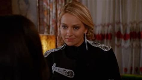 Why Quinn From Himym Looks So Familiar