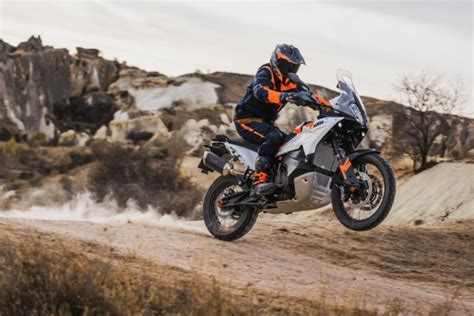 2023 KTM 790 Adventure Opis zdjęcia dane techniczne