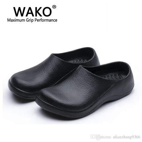 ศูนย์จำหน่าย รองเท้า Crocs Fitflop Camper Newbalance มาแรงแซงทุกร้าน Wako Chef Shoes