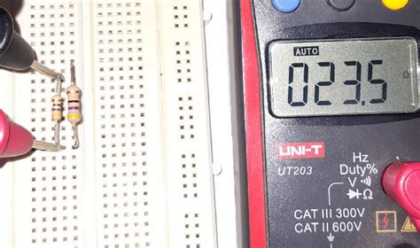 Calcular resistencias en serie y en paralelo y probar con óhmetro