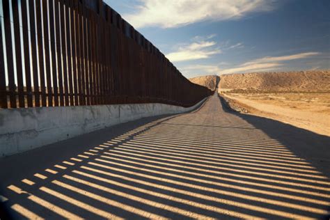 1,900+ Mexico Border Wall Stock Photos, Pictures & Royalty-Free Images ...