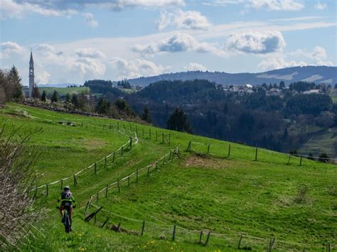 Le Incisioni Rupestri Della Val D Assa Nest Bike Percorsi E Itinerari