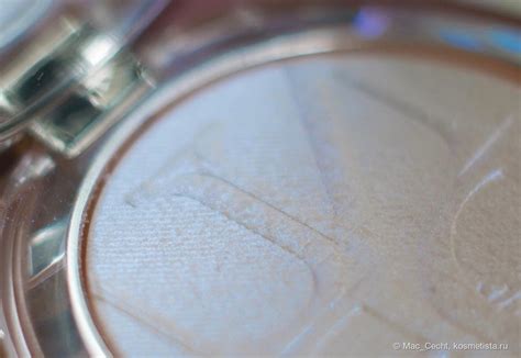 Нетипичный оттенок для люкса Dior Diorskin Nude Air Luminizer 06