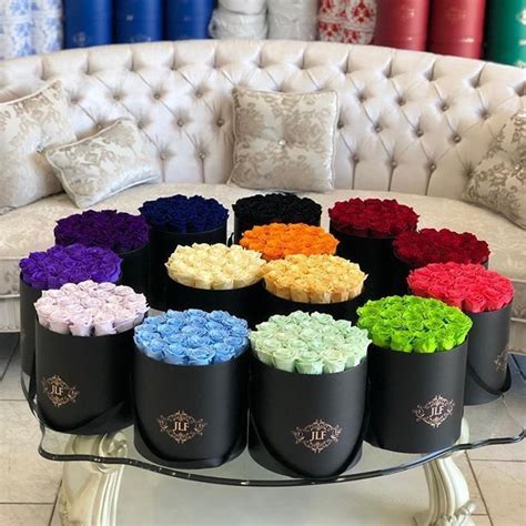 Pin by 🌹Karinkа.🌹 on Мир цветов. | Flower box gift, Luxury flowers ...