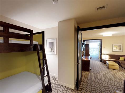 Люксы и номера отеля рядом с Disneyland | Hyatt Regency Orange County