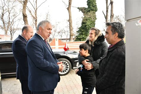 Vali Aziz Yıldırım Depremzede Aileleri Ziyaret Etti