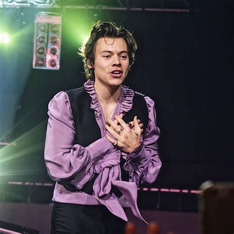 A Definitive Ranking Of Harry Styles 2018 Tour Suits Harry Styles Photos Harry Styles Live