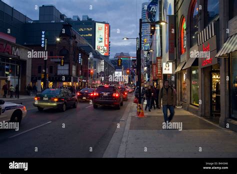 Yonge street toronto night hi-res stock photography and images - Alamy