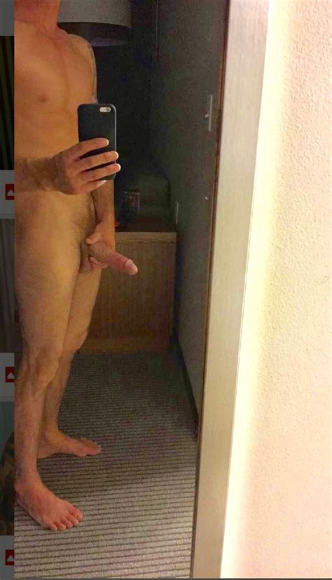 OMG He S Naked UHGAIN Actor And Musician Drake Bell OMG BLOG
