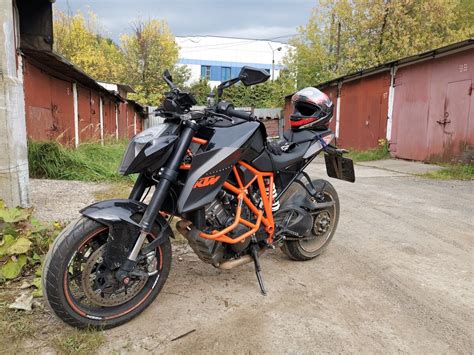 Купить б у KTM 1290 Super Duke R инжектор 6 передач в Москве оранжевый naked bike 2014 года на