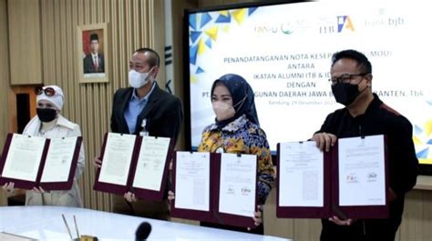 Tingkatkan Layanan Perbankan Bank Bjb Tanda Tangani Mou Dengan Ia Itb