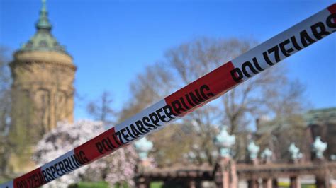 Coronavirus Betretungsverbot In Mannheim Polizei Sperrt Ffentliche Pl Tze