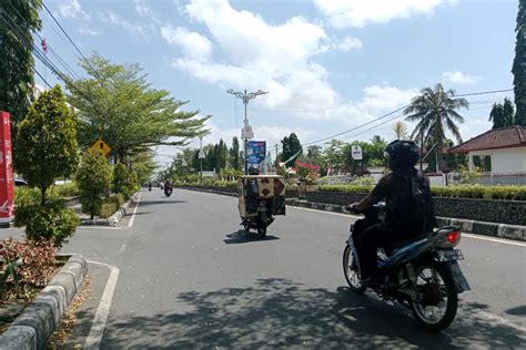 PUPR Peningkatan Jalan 2023 Di Lombok Tengah Mencapai 50 Persen